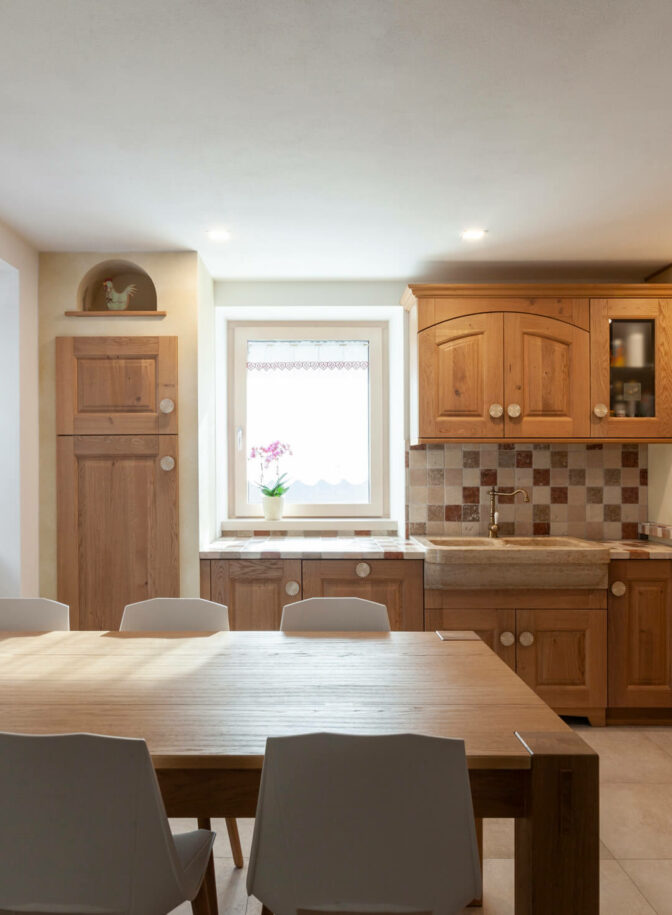 Casa privata con arredo in legno antico
